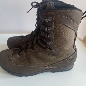 Aku Pilgrim Goretex size 11
